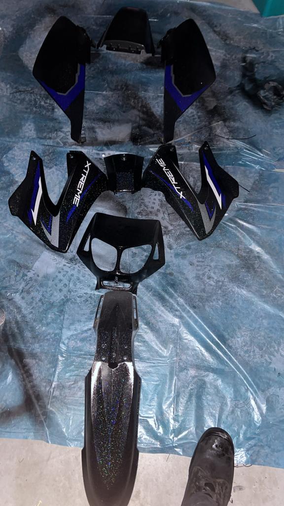 2 Kappensets Derbi Senda Zwart met Chrome Regenboog Glitters, Ophalen of Verzenden, Gebruikt, Kap