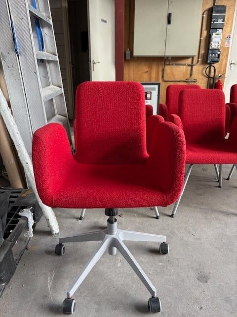 Rode Ikea bureau stoel met wieltjes, Ophalen, Zo goed als nieuw, Rood, Eén