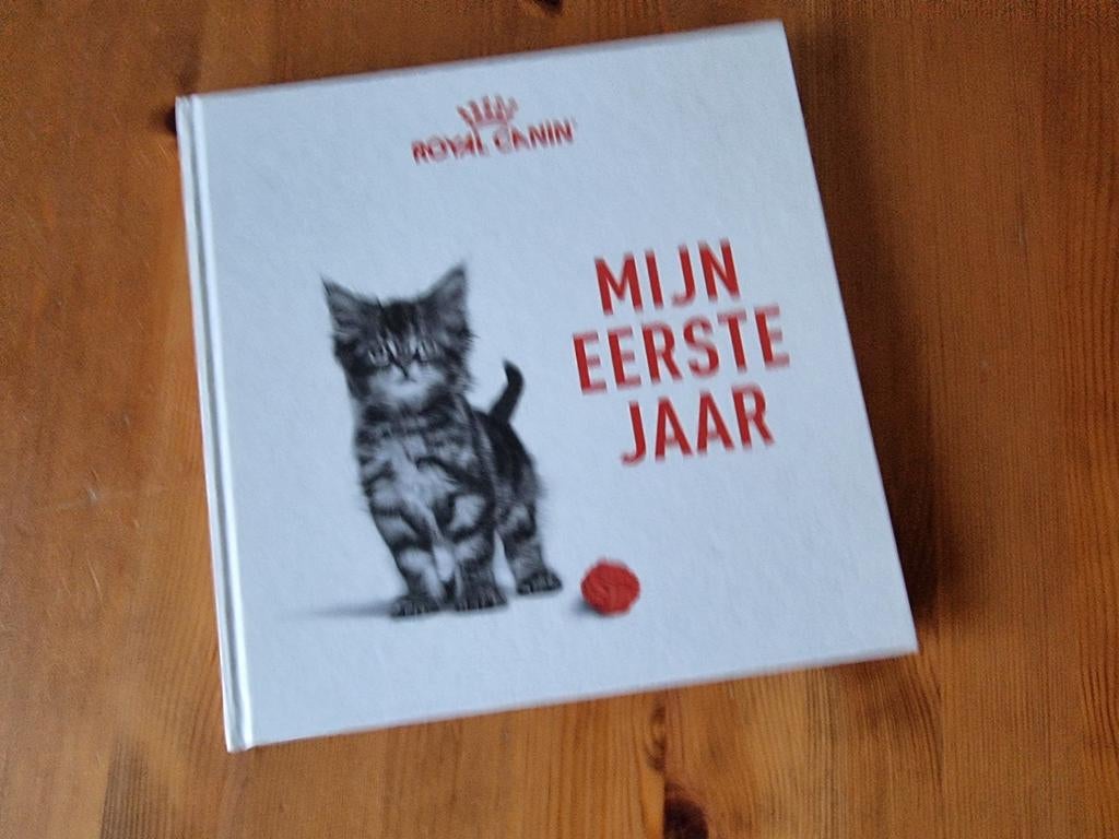 Mijn Eerste Jaar Kitten Boek - Royal Canin - Nieuwstaat, Ophalen, Nieuw, Katten, Royal Canin