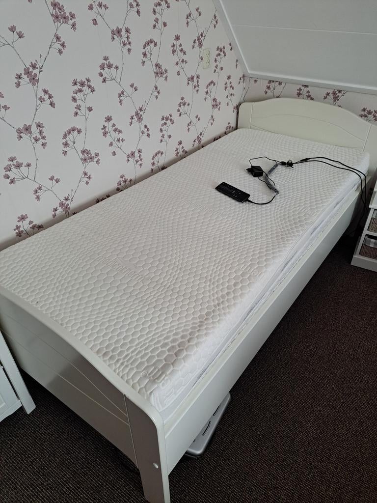 Bed, Ophalen, Zo goed als nieuw, 110 cm of meer, 100 cm of meer