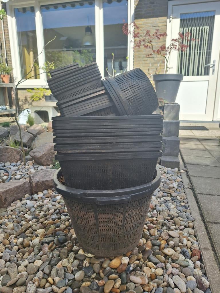 Grote stapel vijvermanden, Ophalen, Gebruikt, Vierkant, Kunststof