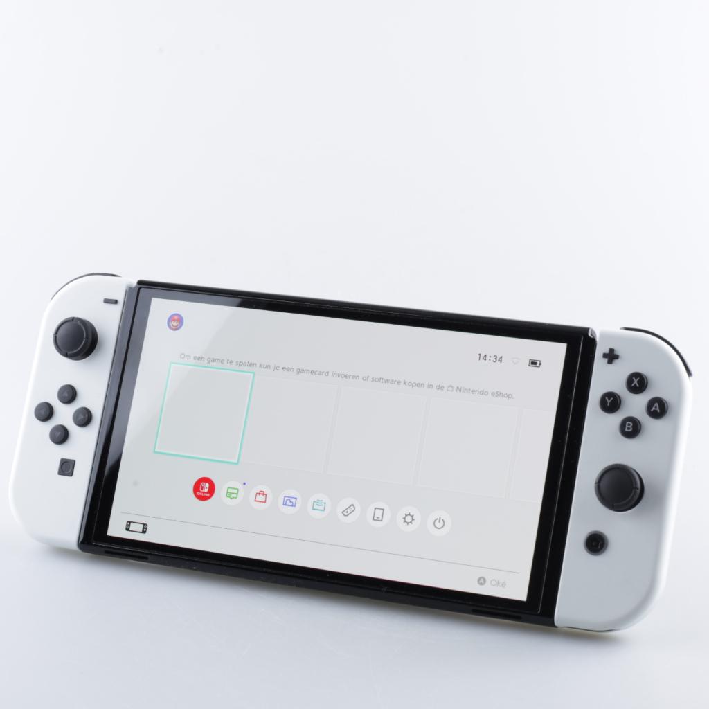 Nintendo Switch OLED 64GB Wit | Nette staat, Nintendo, Zo goed als nieuw, Support@nintendo.com, 11-1 Hokotate-cho, Kamitoba, Minami-ku
Kyoto 601-8501
Japan