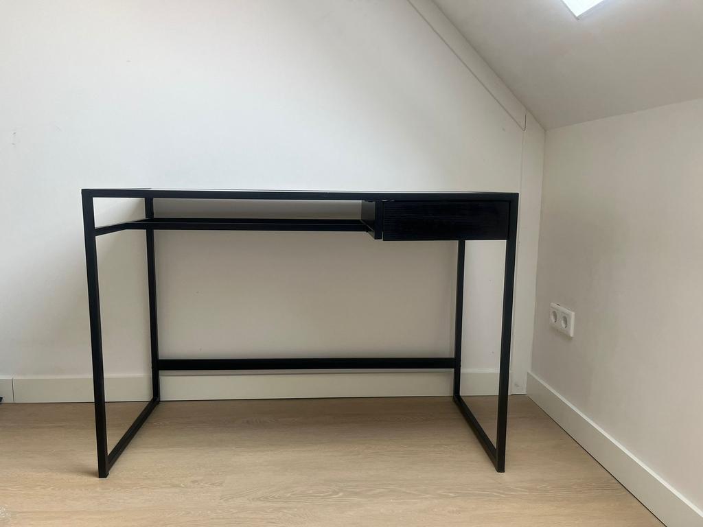 Gebruikt Woood bureau Teun (Karwei) 76 x 110 x 50 cm (hxbxd), Ophalen, Zwart, Gebruikt, Spaanplaat of MDF