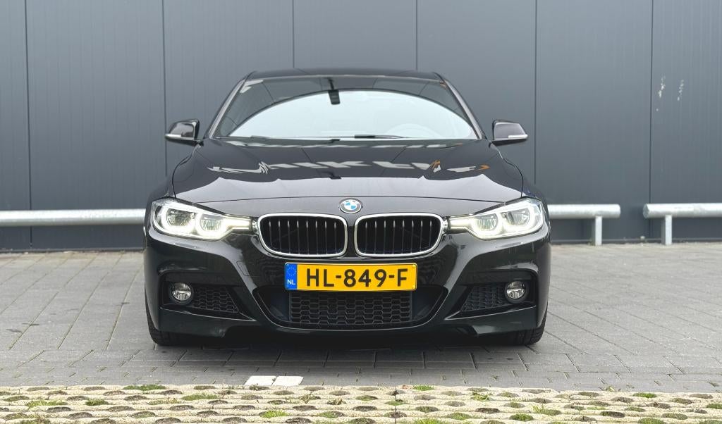 BMW 340i | Handbak | M-Sport | NAP | 2e Eigenaar, 13 km/l, Achterwielaandrijving, 1800 kg, Zwart