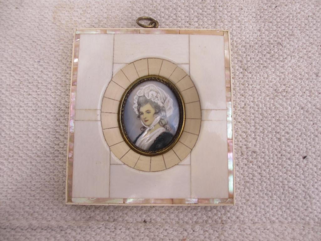 Twee antieke MINIATUREN Schilderij Portret Dame Vrouw, Ophalen of Verzenden