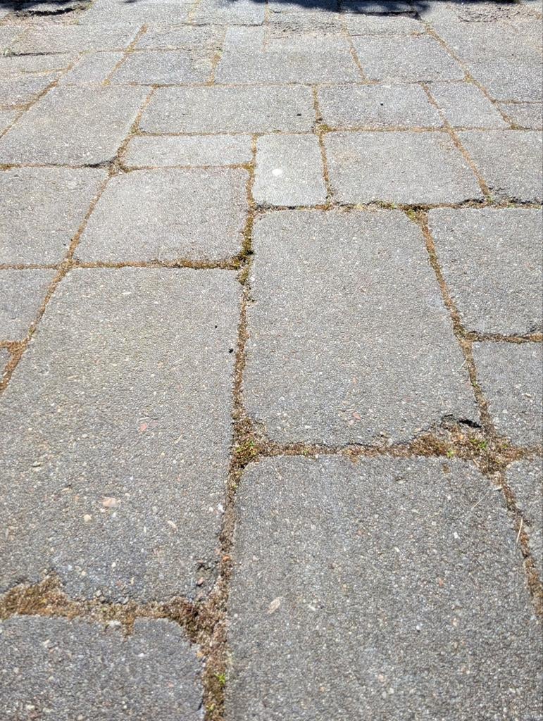 Gratis: grijze wildverband terrastegel 22,5 m², Ophalen, Gebruikt, Beton, Terrastegels