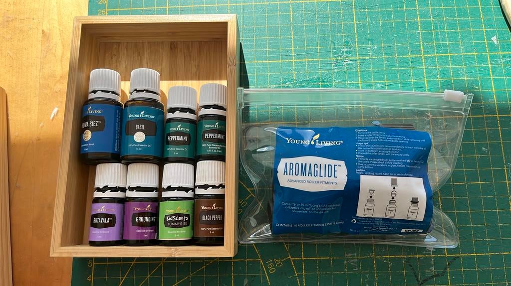 Young Living olie + 10 rollerfitments alles in 1 verkoop, Sport en Fitness, Gezondheidsproducten en Wellness, Gebruikt, Aroma