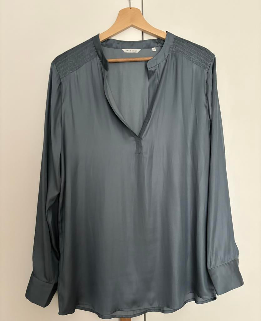 Yaya Blouse top satin maat 38 M blauw ijsblauw, Maat 38/40 (M), Blauw, Ophalen of Verzenden, Zo goed als nieuw