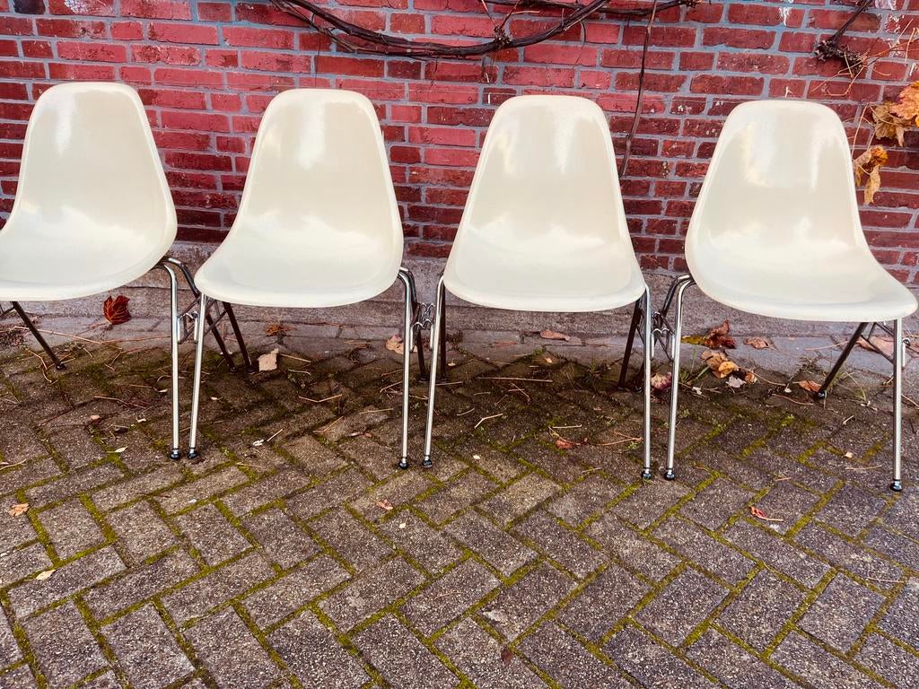 Set Stacking base Herman Miller Eames vintage design uniek, Huis en Inrichting, Stoelen, Zo goed als nieuw, Wit, Ophalen of Verzenden