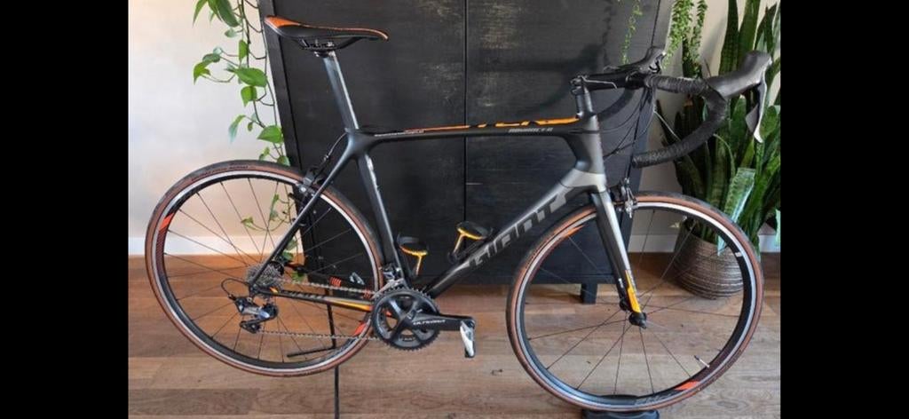 Gezocht: carbon wielsetje voor racefiets (geen tubes), Stuur, Zo goed als nieuw, Racefiets, Carbon