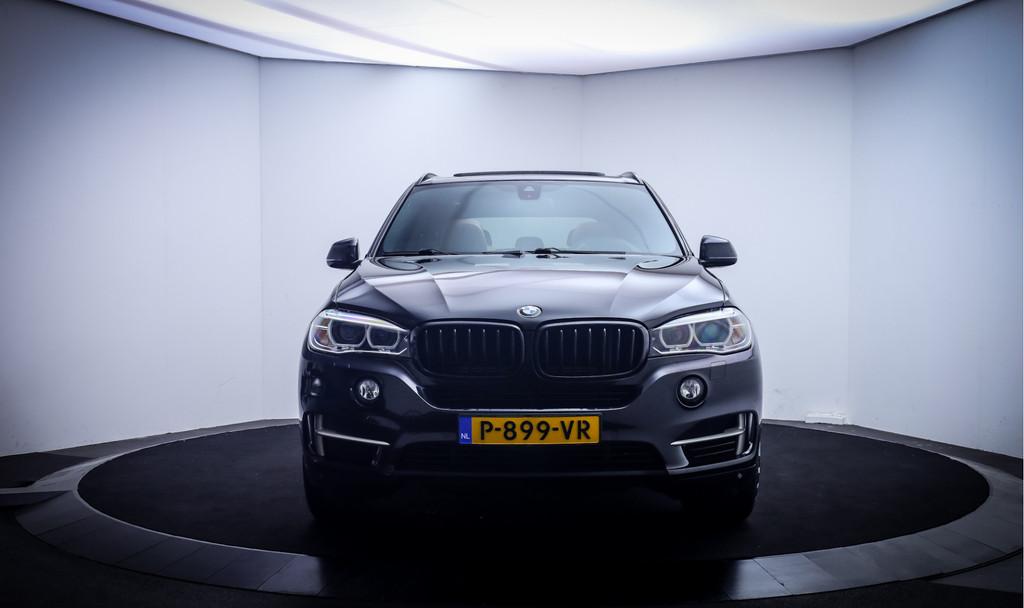 BMW X5 40e iPerf. High Executive PANO | MEMORY | CAMERA | HE, 4 cilinders, Zwart, Vierwielaandrijving, 147 €/maand