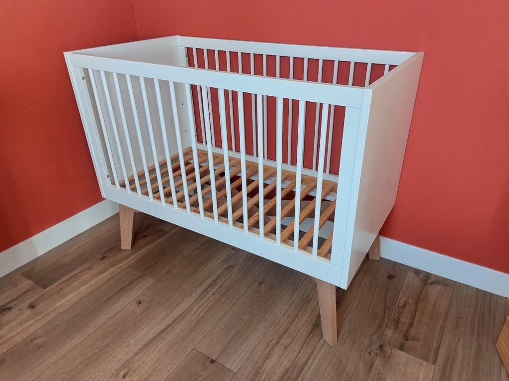 Kidsmill sixties ledikant wit, zgan, evt samen met commode, Kinderen en Baby's, Babywiegjes en Ledikanten, Ophalen, Zo goed als nieuw