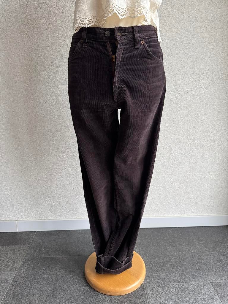 Vintage donkerbruine Levi’s corduroy broek, Kleding | Dames, Broeken en Pantalons, Ophalen of Verzenden, Zo goed als nieuw, Maat 36 (S)