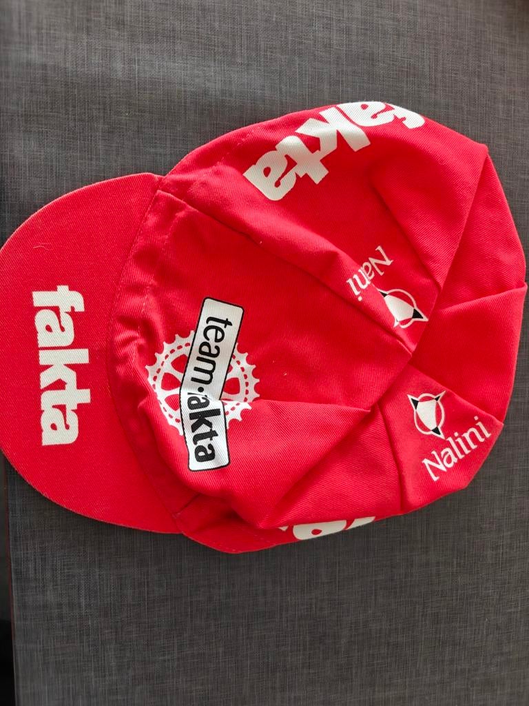 Zeldzaam koerspetje team fakta, Ophalen of Verzenden, Bovenkleding