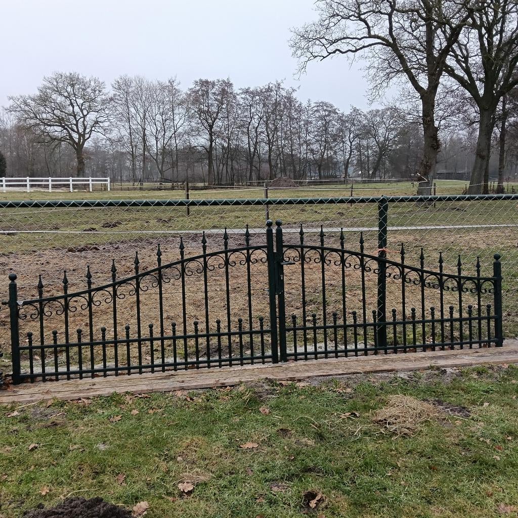 Compleet donkergroen sierhekwerk, Ophalen, Gebruikt, 100 tot 150 cm, IJzer