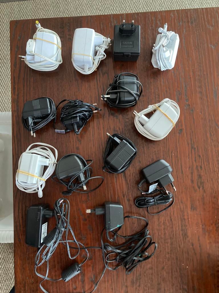 Adapters met verschillende voltage, Ophalen of Verzenden, Gebruikt