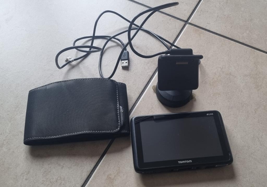 TomTom Navigatiesysteem met accessoires, Ophalen of Verzenden, Gebruikt