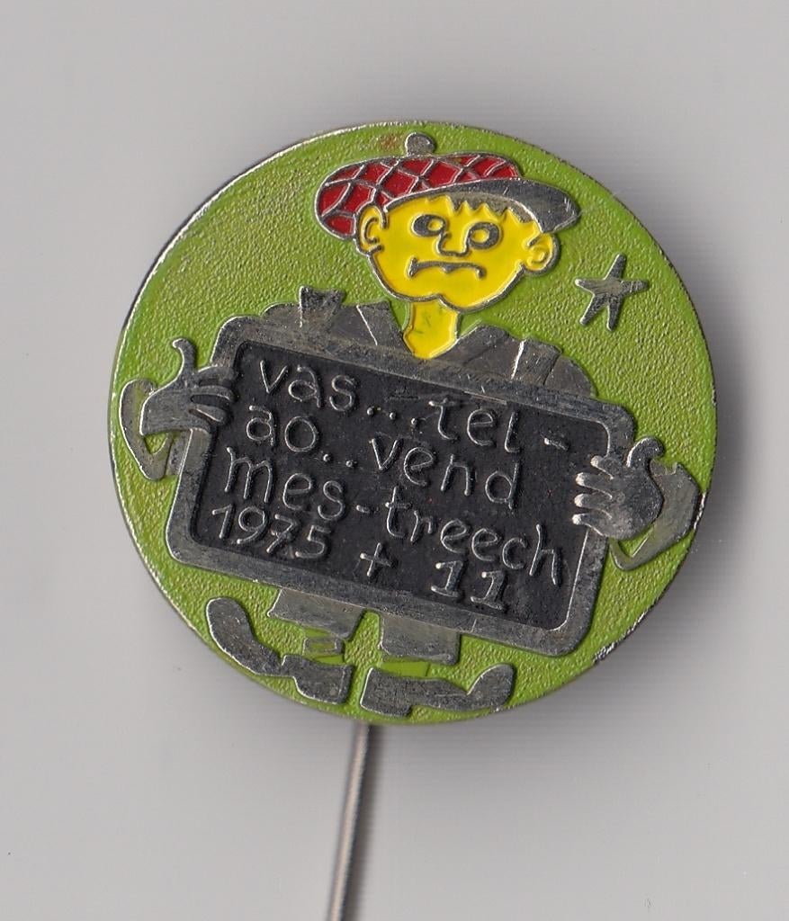 Carnaval Mestreech 1986 Groen Maastricht speldje, Verzamelen, Gebruikt, Niet vindbaar, Niet vindbaar, Speldje of Pin
