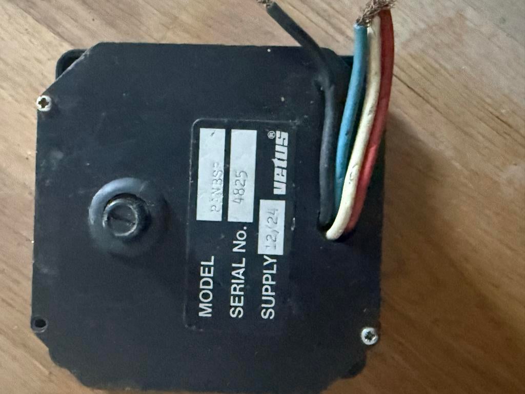 Vetus bedieningspaneel zuignap schotel omvormer Mastervolt, Ophalen of Verzenden, Motor en Techniek, Zeilboot of Motorboot