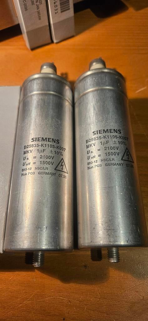 NOS Siemens MKV condensatoren 1uf 2100v. 20 st. op voorraad, Ophalen of Verzenden, Buis of Buizen