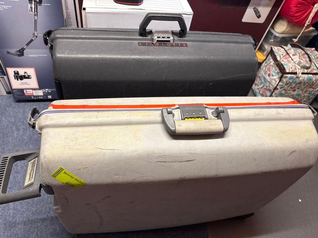 2 Samsonite Oyster koffer, €10/ stuk, Sieraden, Tassen en Uiterlijk, Koffers, Ophalen, Gebruikt, 50 tot 60 cm, Hard kunststof