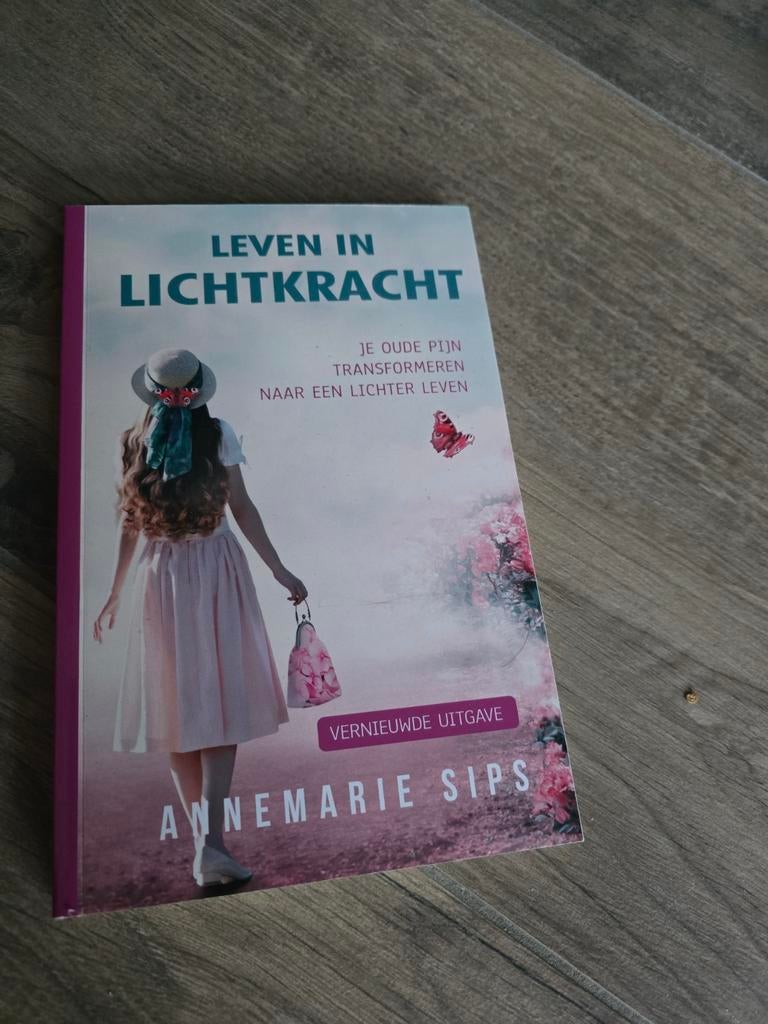 Leven in Lichtkracht - Annemarie Sips - Nieuw, Boeken, Esoterie en Spiritualiteit, Nieuw, Achtergrond en Informatie, Spiritualiteit algemeen