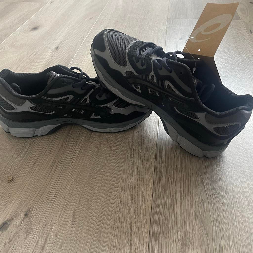 Asics GEL-NYC Black Grey - Maat 43, Sport en Fitness, Loopsport en Atletiek, Hardloopschoenen, Nieuw, Ophalen of Verzenden, Hardlopen