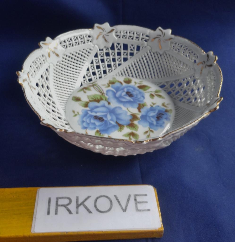 DELICAAT PORSELEIN OPENGEWERKT SCHAALTJE * 4 Stuks! *, Antiek en Kunst, Verzenden