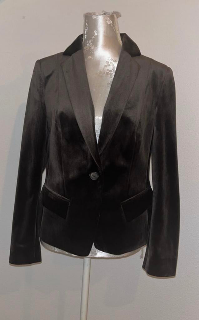 B-Three blazer bruin velours 42, Kleding | Dames, Jasjes, Kostuums en Pakken, Verzenden, Zo goed als nieuw, Maat 42/44 (L), Bruin