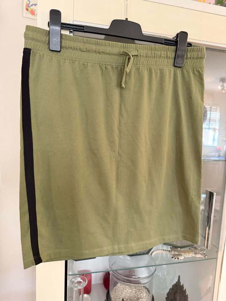 Groene rok met zwarte streep - Jazlyn XXL, Maat 46/48 (XL) of groter, Ophalen of Verzenden, Zo goed als nieuw, Boven de knie