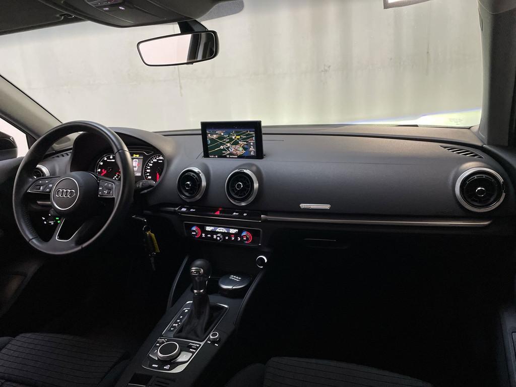 Audi A3 Limousine 30 TFSI S-Tronic Sport Edition Navigatie C, Stof, Gebruikt, Met garantie (alle), 116 pk