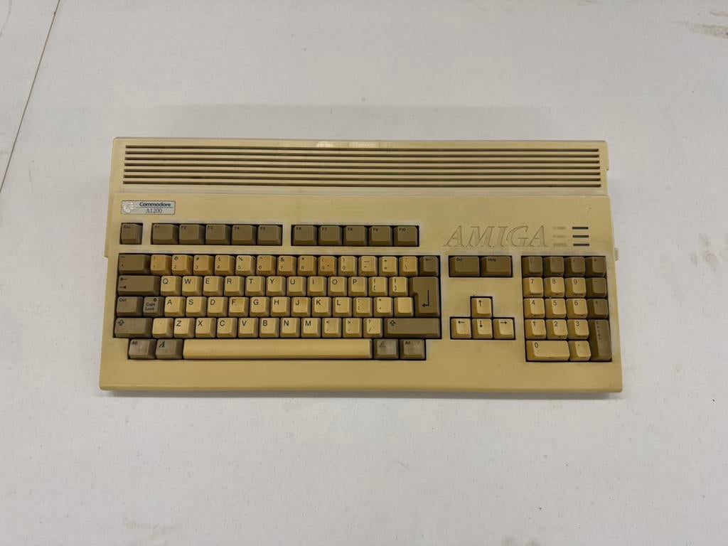 Commodore Amiga A1200 vintage computer, Computers en Software, Ophalen