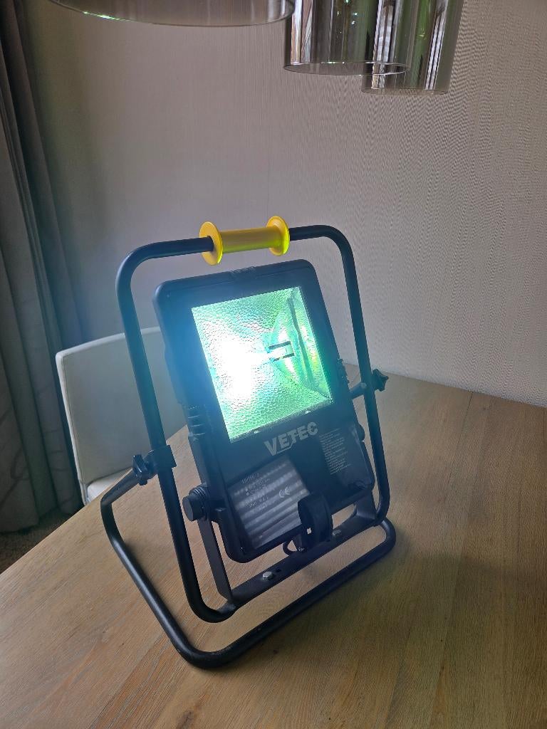 Vetec Bouwlamp 2 6000-Lummen, Doe-het-zelf en Verbouw, Gebruikt, Met statief, Ophalen of Verzenden, Lamp met armatuur