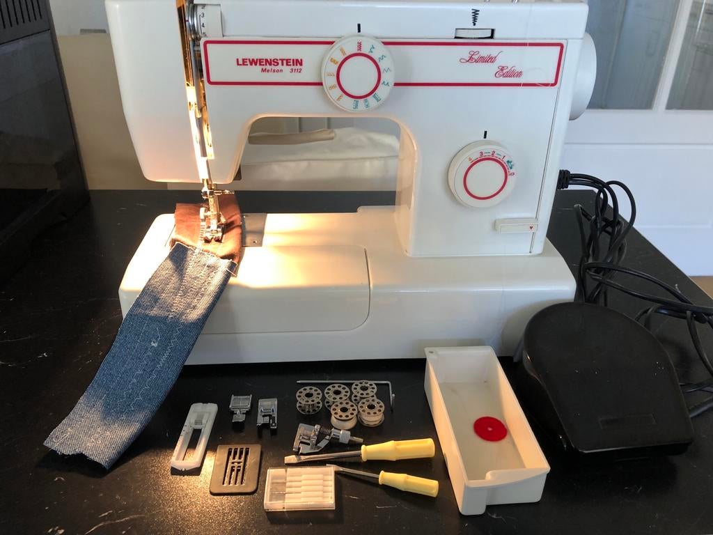 Te koop Lewenstein naaimachine, Ophalen of Verzenden, Zo goed als nieuw, Naaimachine, Overige merken