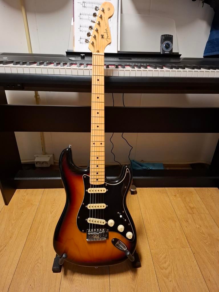 Fender Stratocaster Sunburst, Ophalen of Verzenden, Zo goed als nieuw, Solid body, Fender