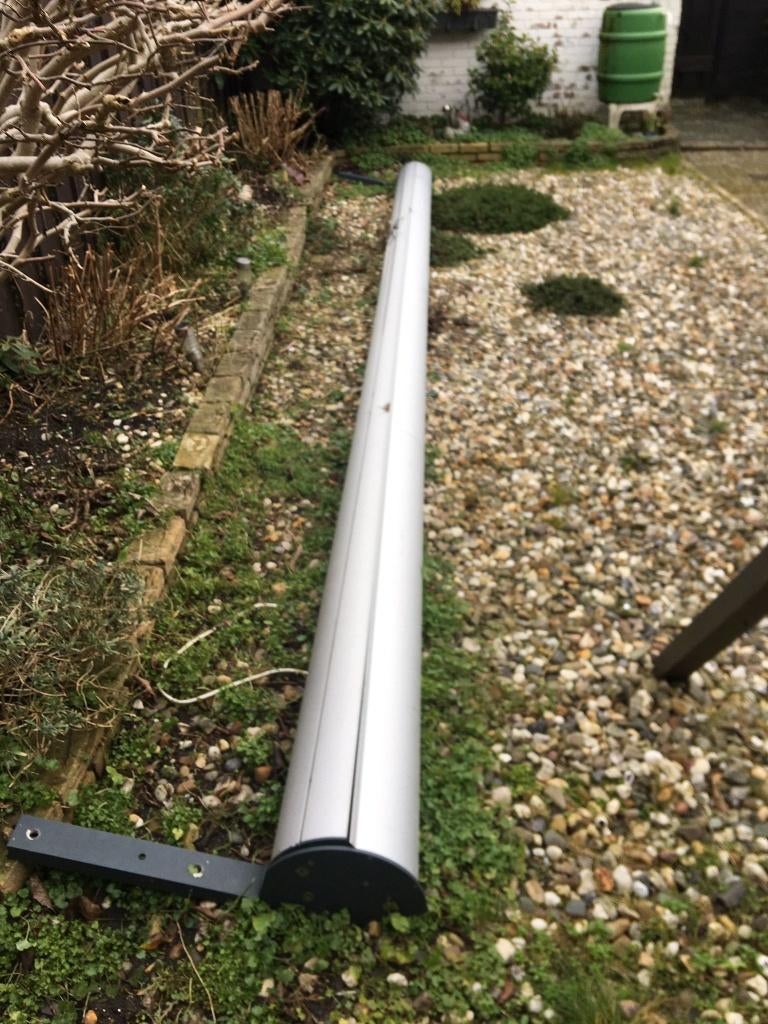 Zonnescherm, Ophalen, 450 cm of meer, Elektrisch, Zo goed als nieuw