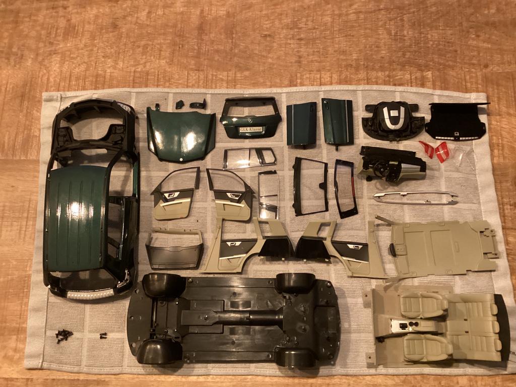 Mercedes GLK in onderdelen Schade 1:18 Minichamps, Ophalen of Verzenden, Gebruikt, Auto, MiniChamps