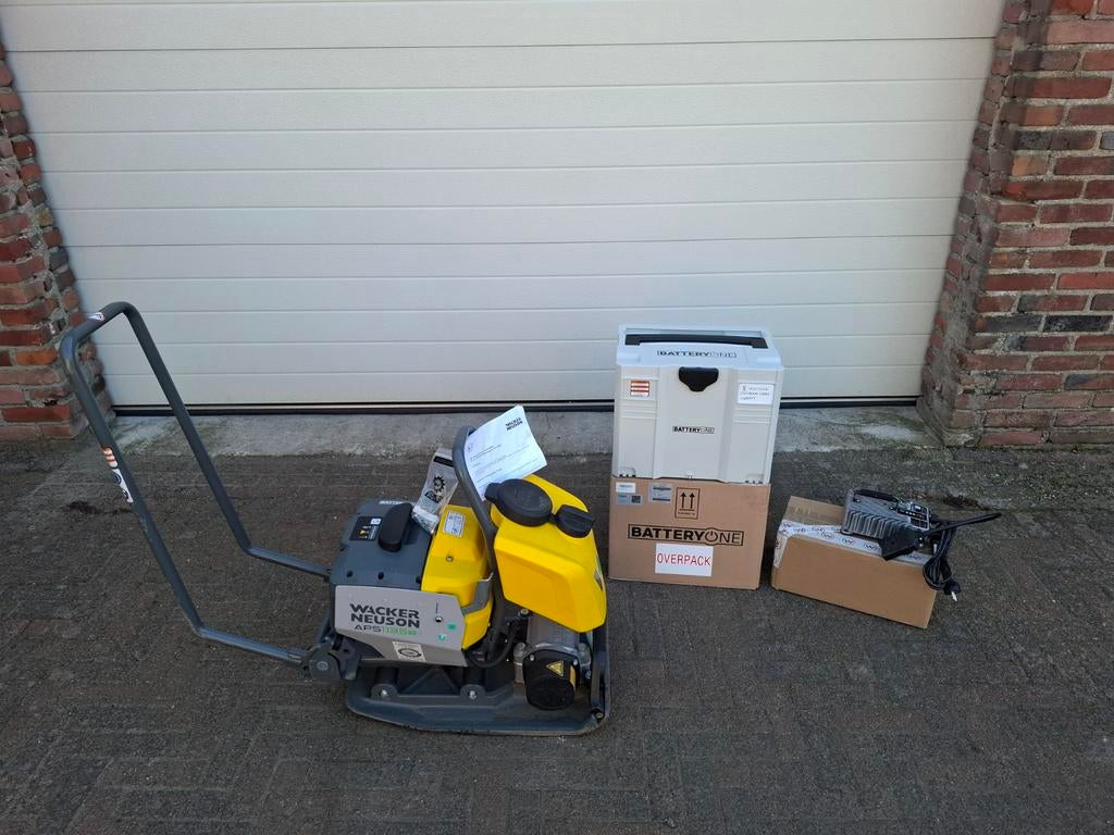 Wacker Neuson APS1135e trilplaat met accu en lader, Tuin en Terras, Hand-tuingereedschap, Ophalen