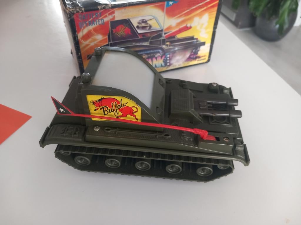 Vintage TV Battle Tank in originele verpakking, Antiek en Kunst, Antiek | Speelgoed, Ophalen of Verzenden
