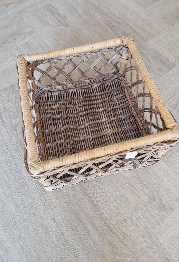 Riviera Maison Mand 20x33x33cm, Ophalen of Verzenden, Gebruikt, Vierkant, Riet