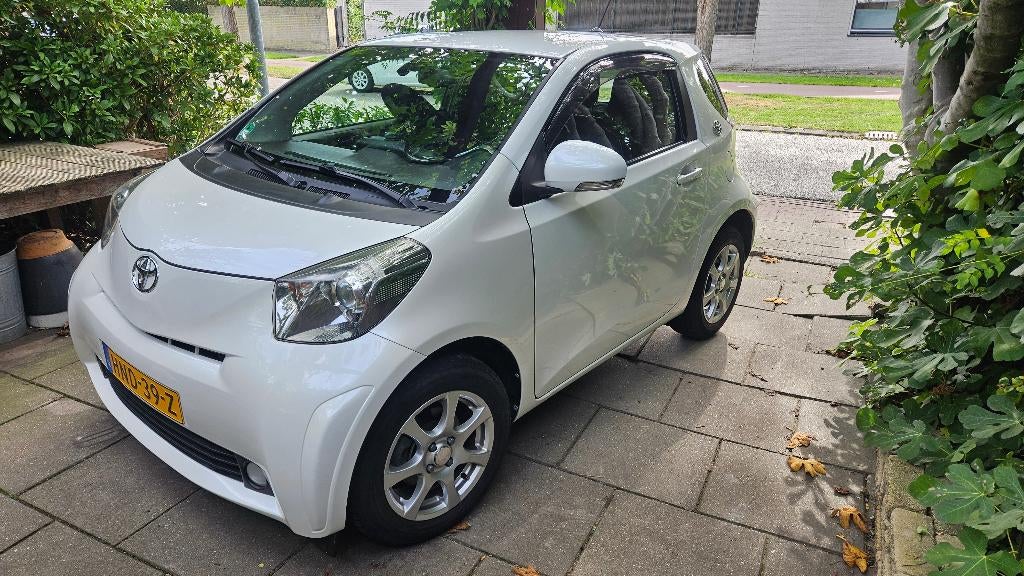 TOYOTA IQ 1.0 VVT-i ASPIRATION - 70.000 km Keyless ClimatC., Euro 5, Stof, 4 cilinders, 0 kg