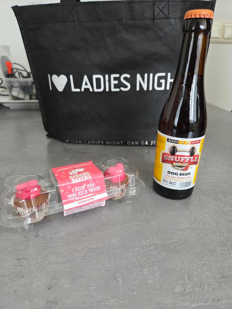 Honden bier en honden cupcakes, Ophalen of Verzenden