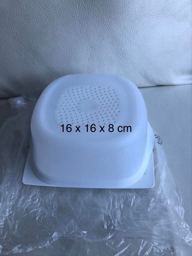 Tupperware Kaasdoos Splinternieuw - 16x16x8 cm, Huis en Inrichting, Keuken | Tupperware, Ophalen of Verzenden, Nieuw, Wit, Bus of Trommel