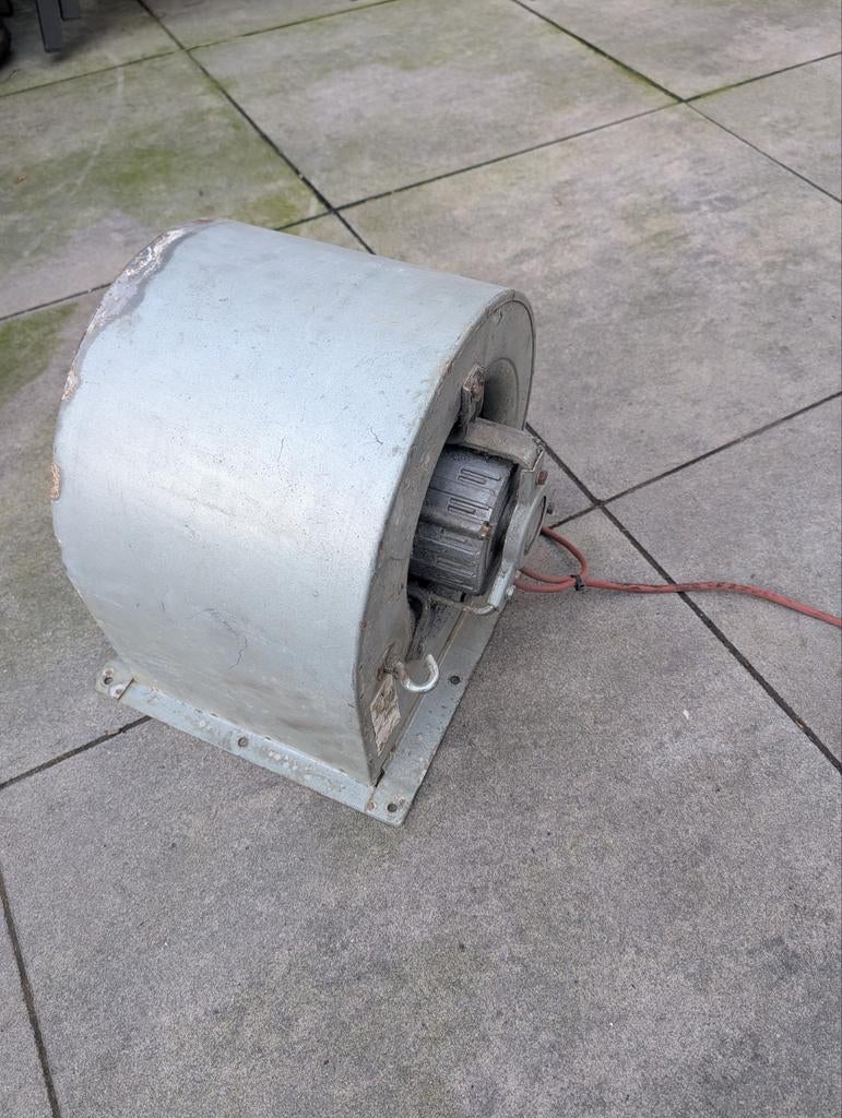 Slakkenhuis afzuig motor in goede gebruikte staat 1000 m3, Doe-het-zelf en Verbouw, Ventilatie en Afzuiging, Ophalen of Verzenden