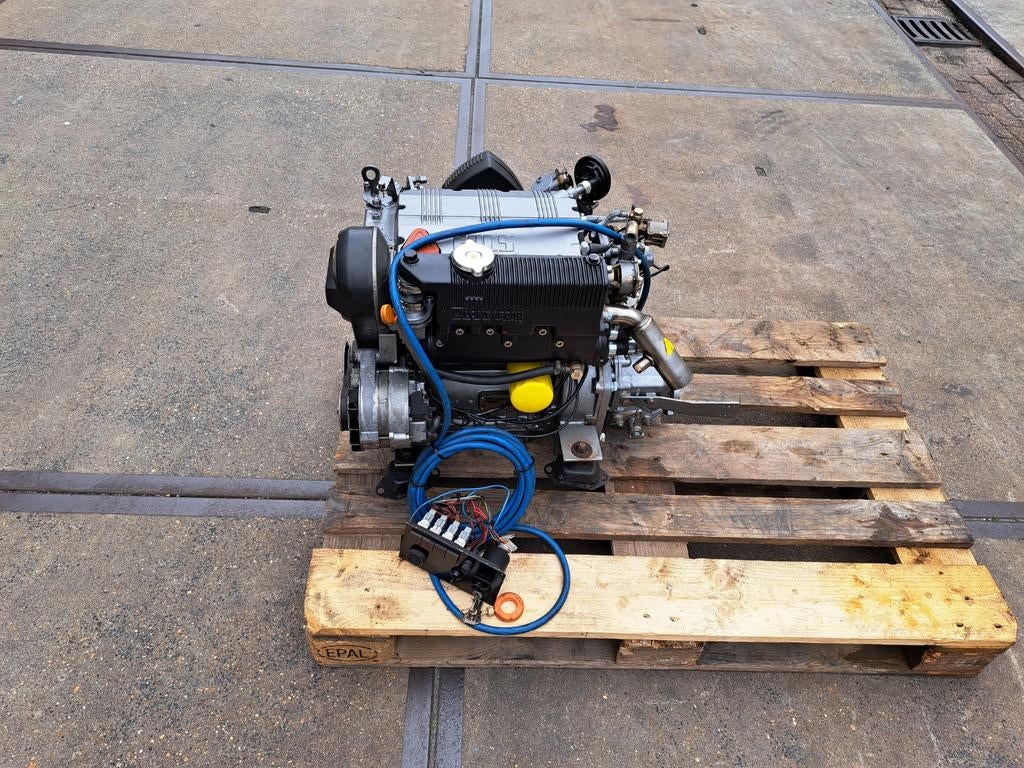 Lombardini 3 cilinder marine motor inclusief keerkoppeling e, Doe-het-zelf en Verbouw, Motoren, Zo goed als nieuw, Dieselmotor