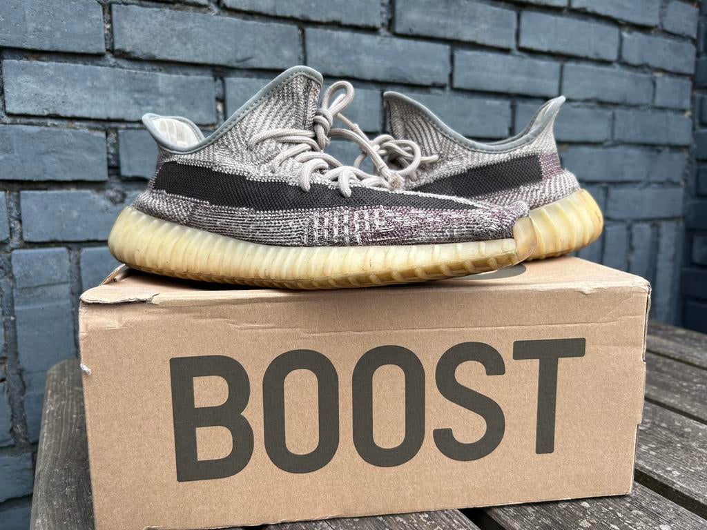 Yeezy 350 ZYON, Ophalen of Verzenden, Zo goed als nieuw, Sneakers of Gympen