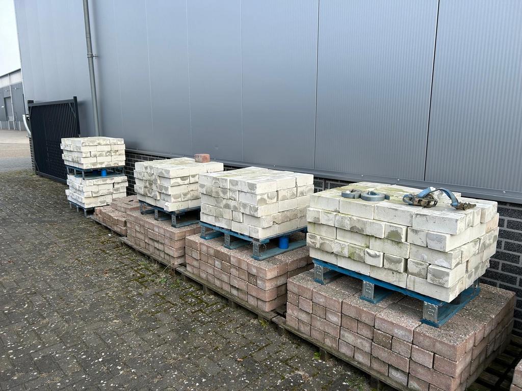 Grote partij kalkzandstenen - Ideaal voor bouwprojecten, Doe-het-zelf en Verbouw, Metselstenen, Ophalen, Gebruikt, Kalkzandstenen
