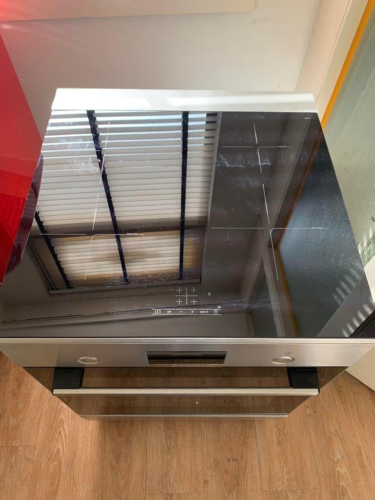 Bosch fornuis met inductie kookplaat en Perilex stekker, Ophalen, Hete lucht, 60 cm of meer, 4 kookzones