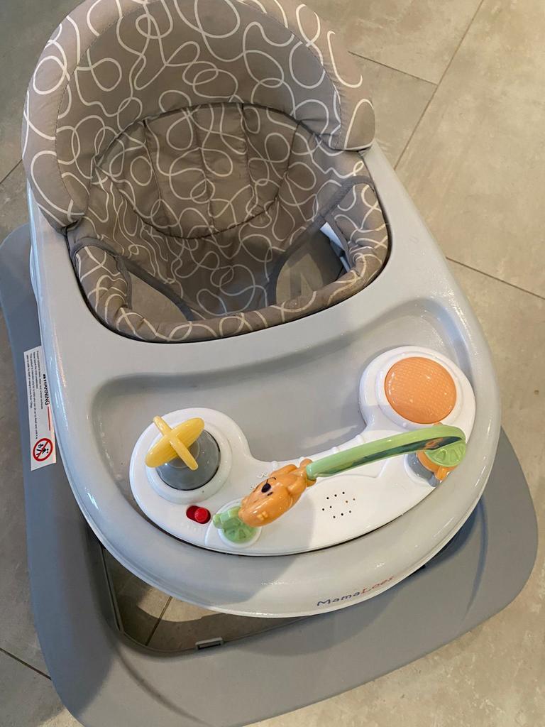 Mamaloes loopstoel met speelgoed, Ophalen, Zo goed als nieuw