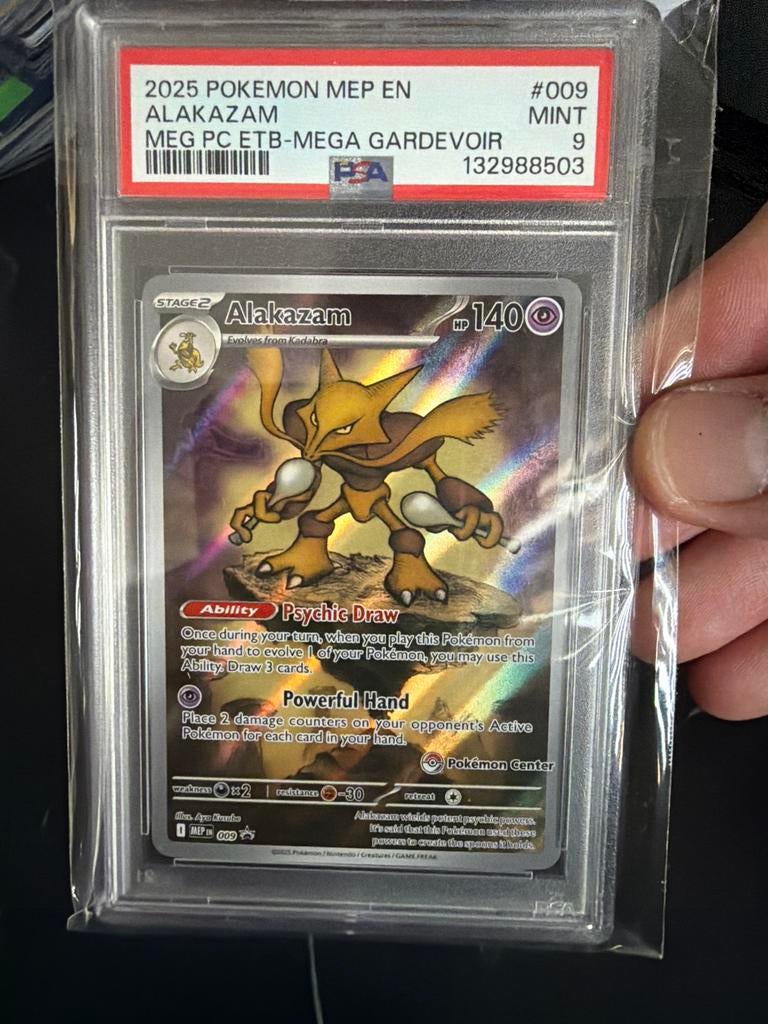 Alakazam Pokémon kaart PSA 9 MINT, Ophalen of Verzenden, Zo goed als nieuw, Losse kaart, Foil